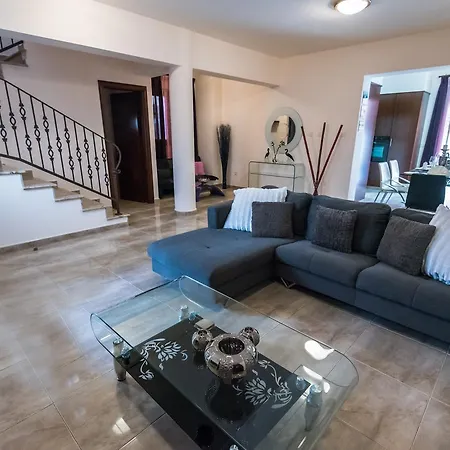 Luxury Villa Regina